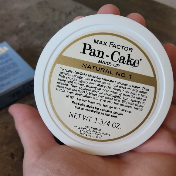 Vintage Max Factor Pan-Cake Makeup Foundation 1 3/4oz NATURAL #1 - NOS w/box USA - Picture 2 of 4